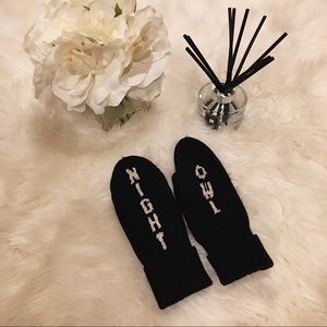 Kate Spade ‘Night Owl’ Mittens.